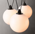Les Acrobates de Gras Chandelier