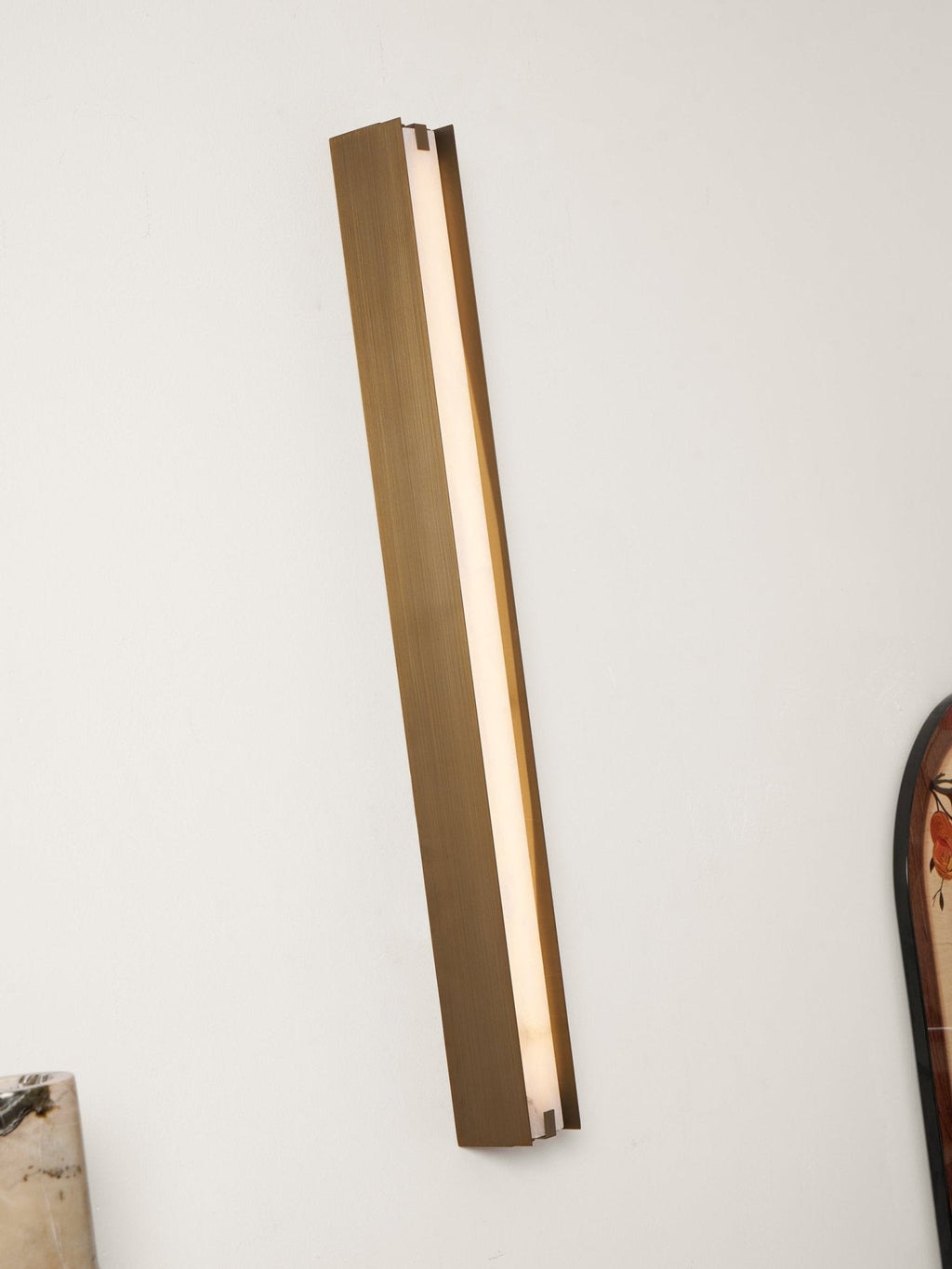 Alvara Alabaster Vertical Wall Sconce