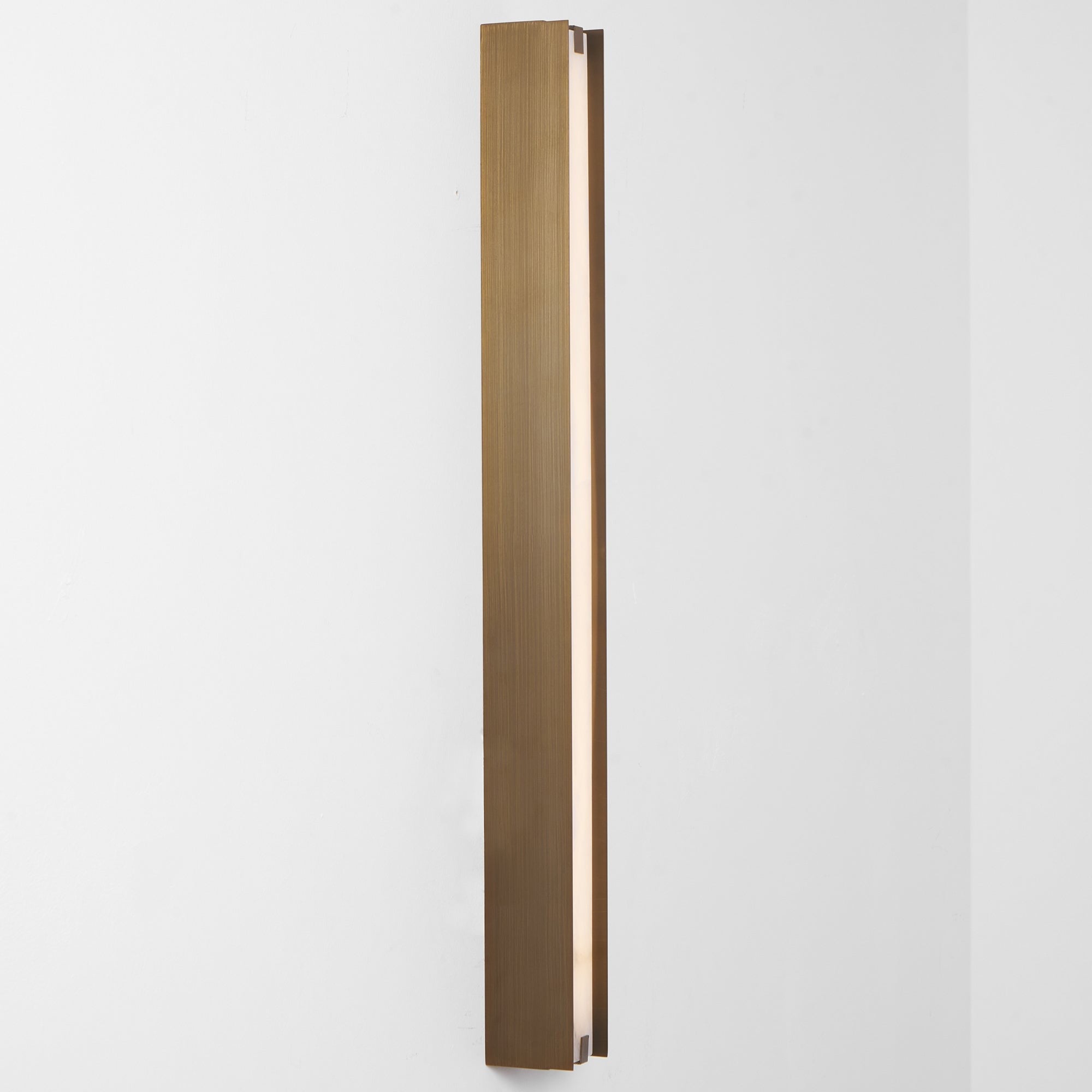 Alvara Alabaster Vertical Wall Sconce