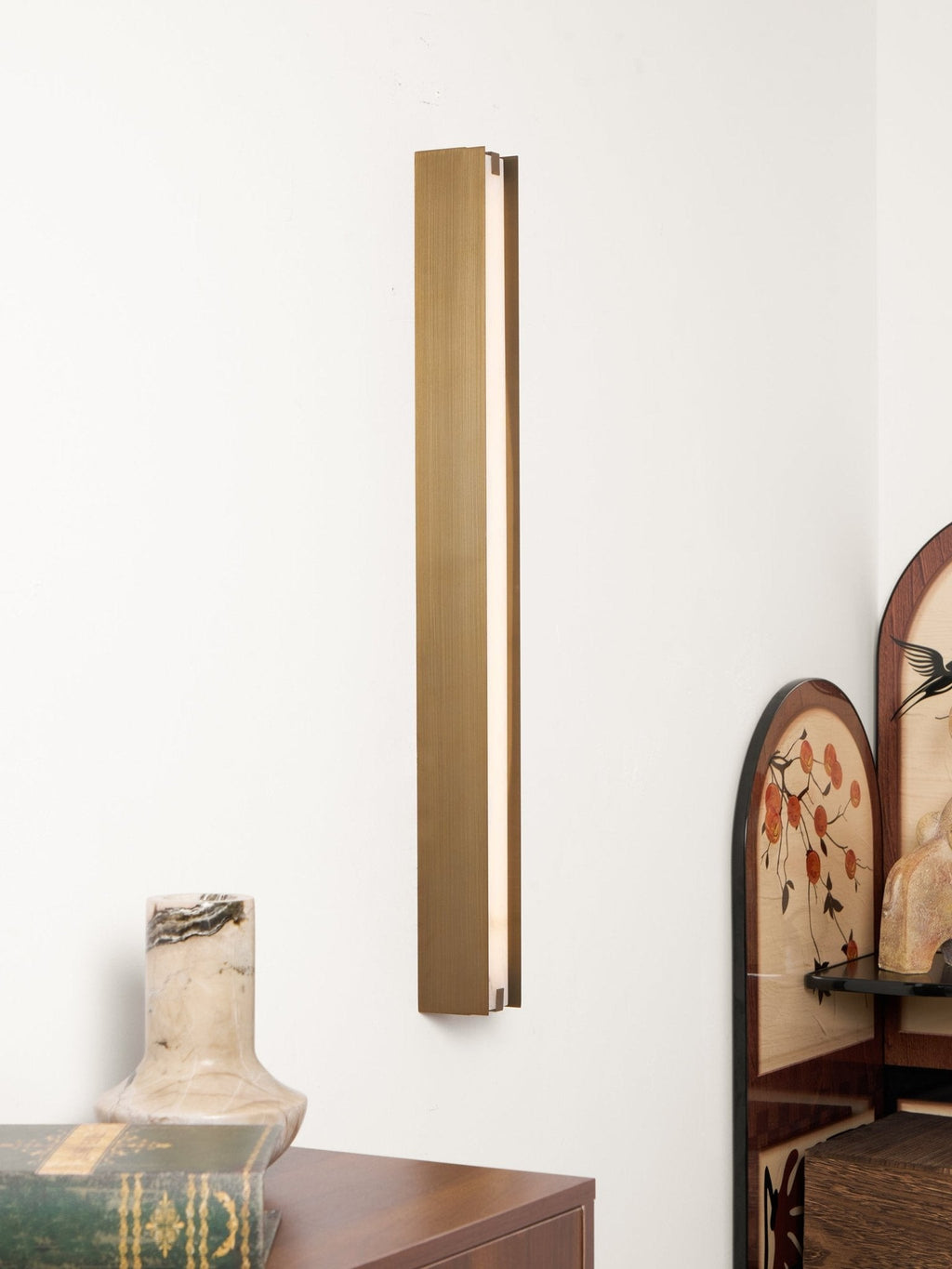 Alvara Alabaster Vertical Wall Sconce