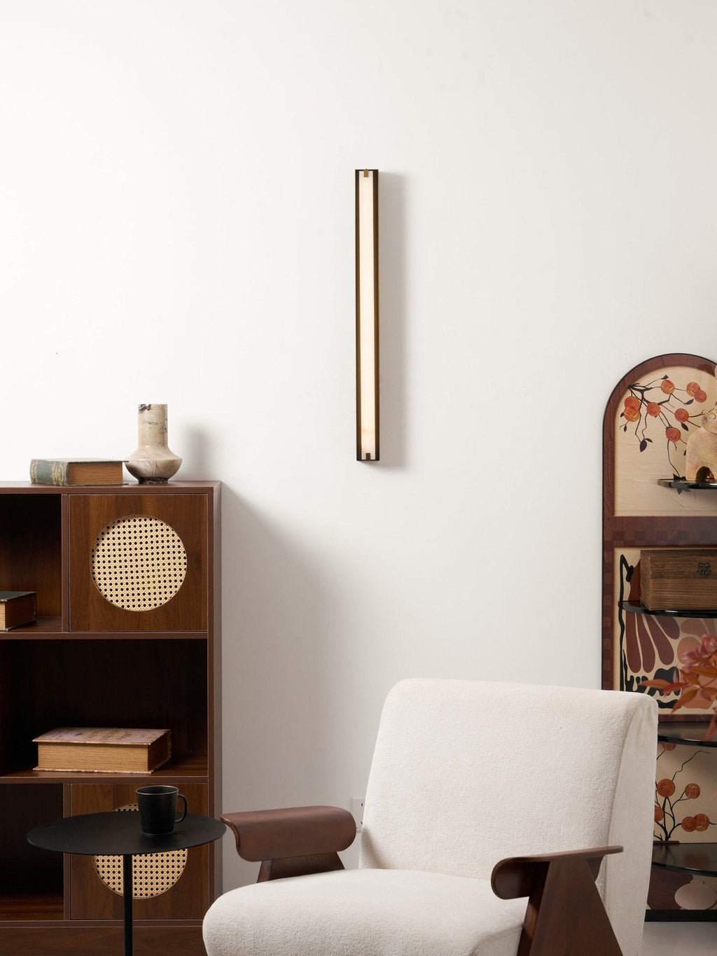 Alvara Alabaster Vertical Wall Sconce