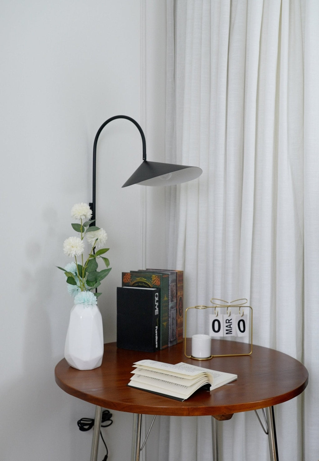 Aruma Swivel Wall Lamp
