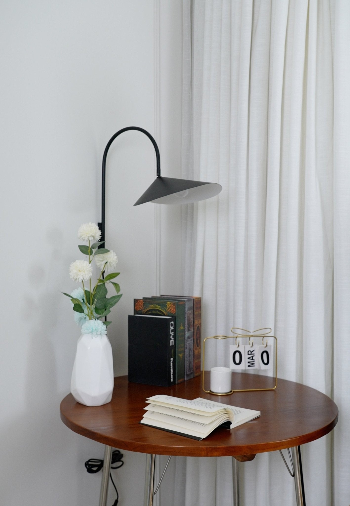 Aruma Swivel Wall Lamp