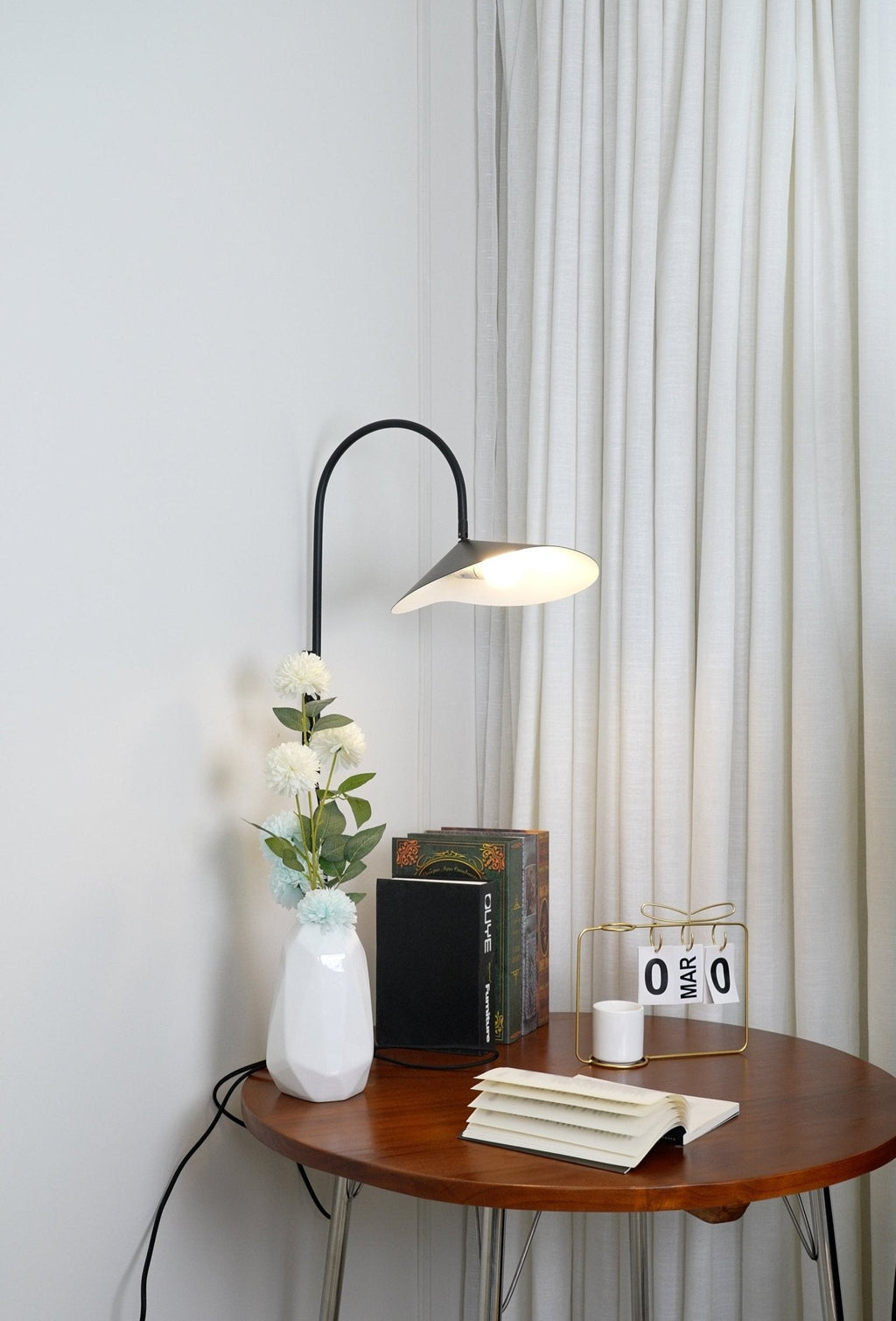Aruma Swivel Wall Lamp