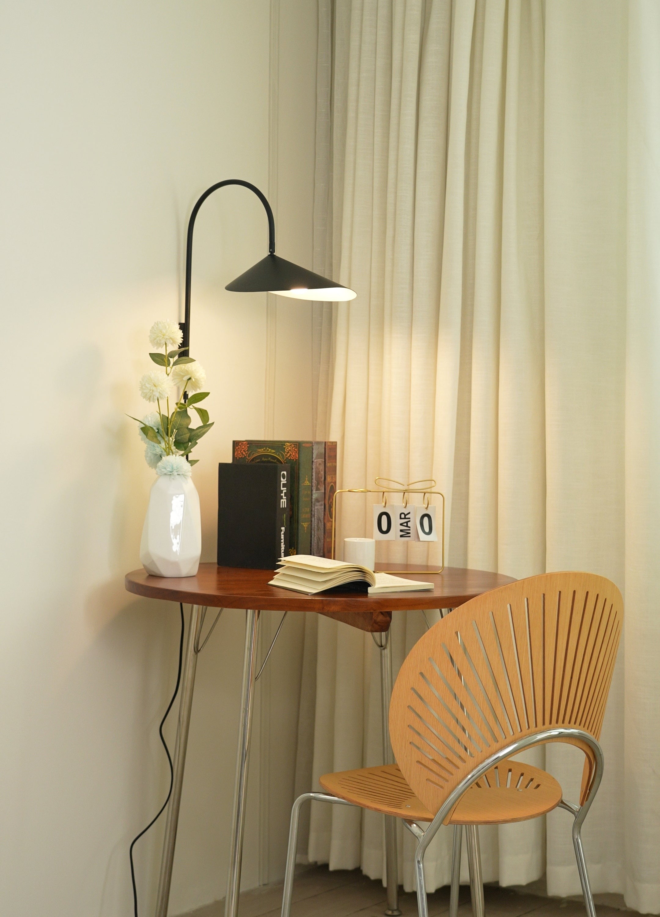 Aruma Swivel Wall Lamp