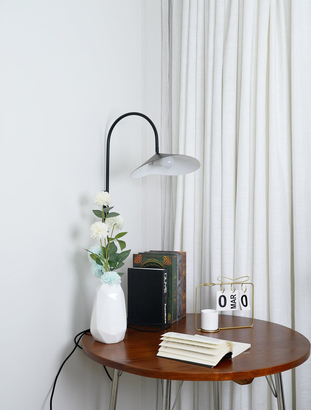 Aruma Swivel Wall Lamp