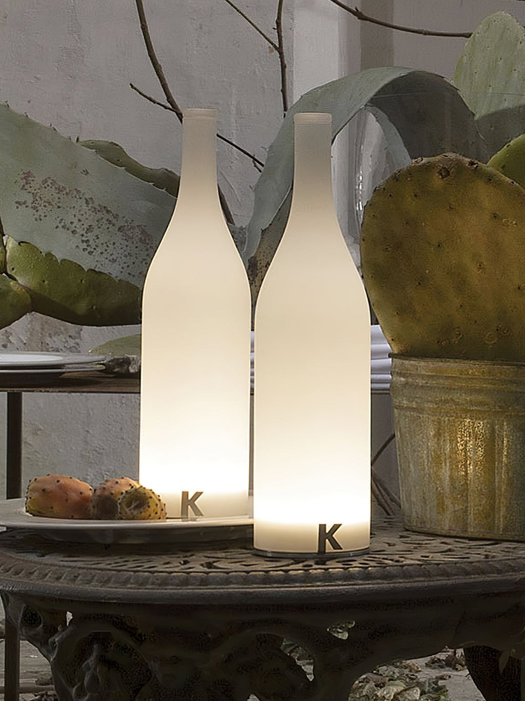 Baccaro Rechargeable Table Lamp