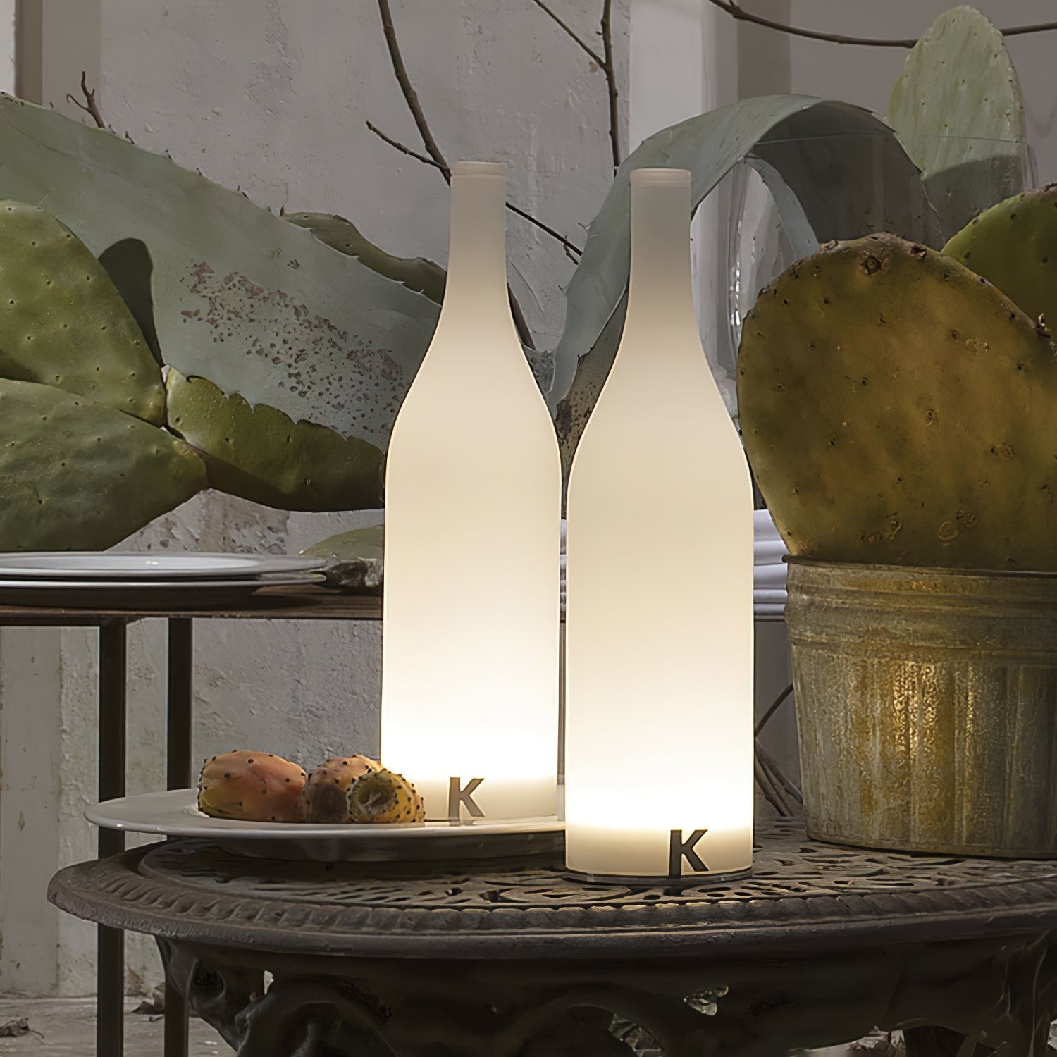 Baccaro Rechargeable Table Lamp