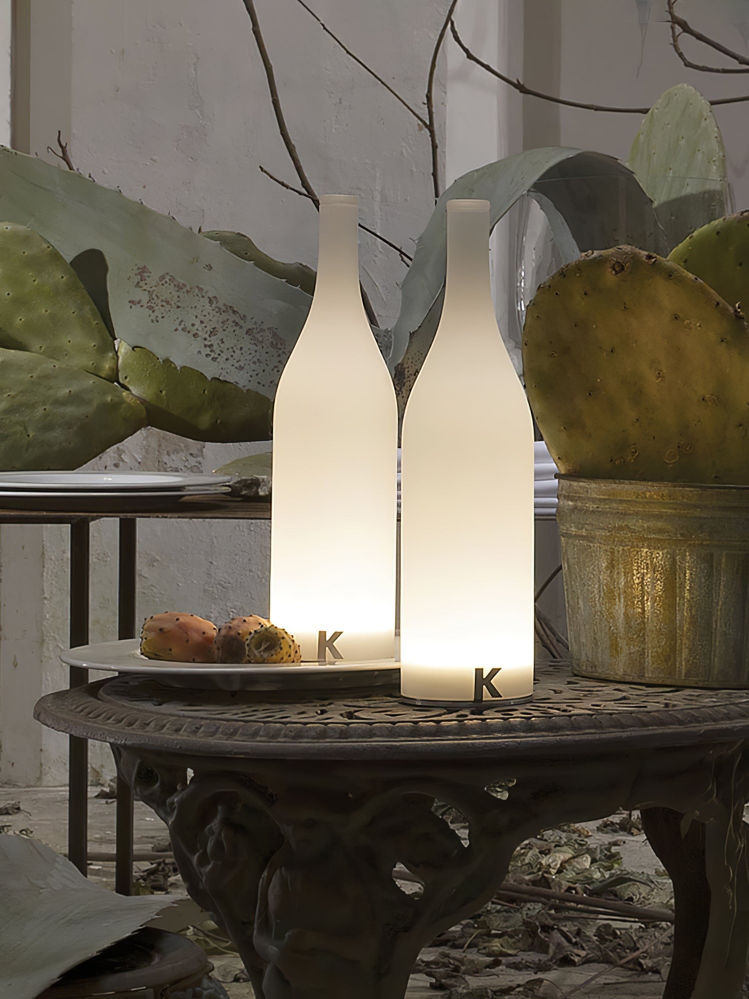 Baccaro Rechargeable Table Lamp
