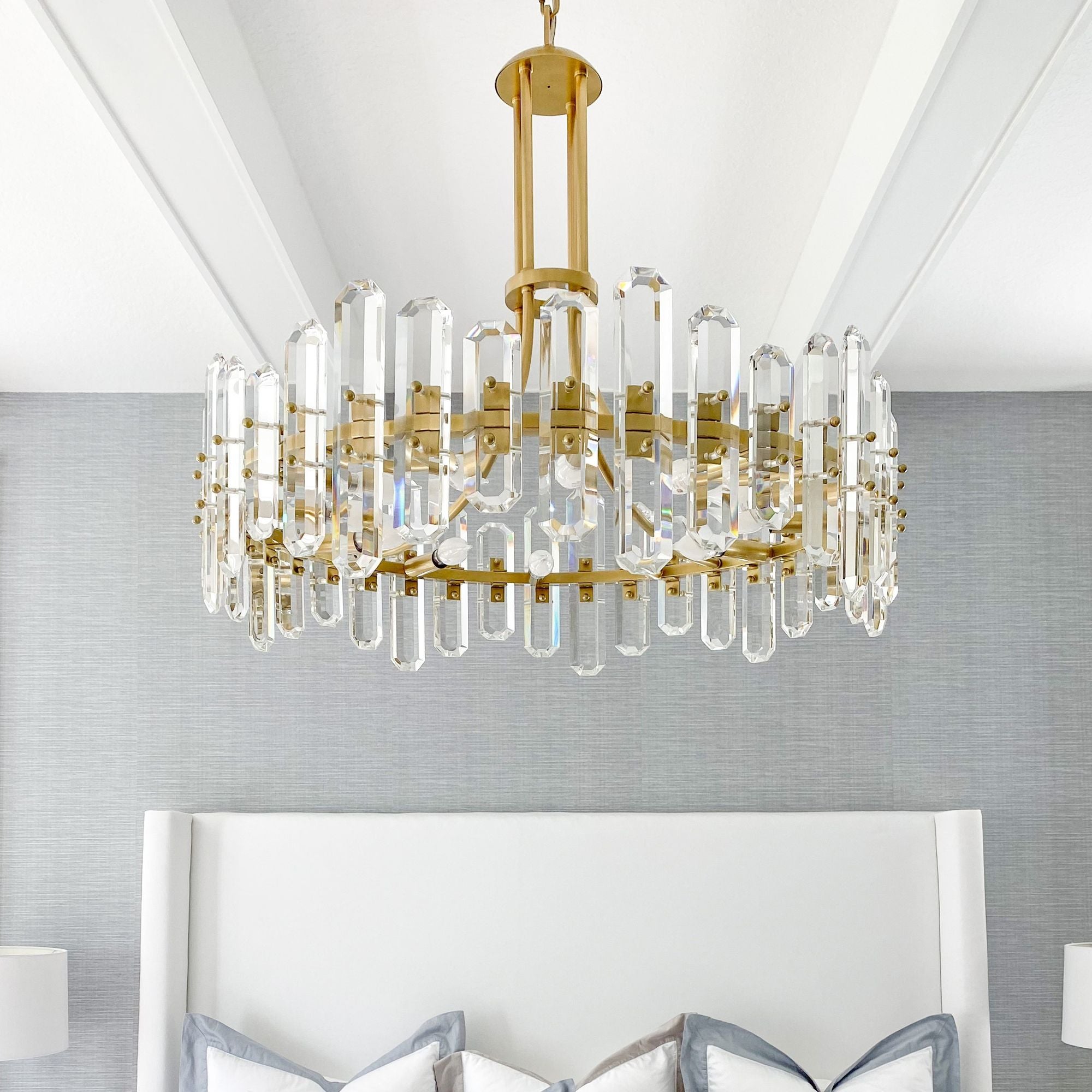 Bolton 31'' Aged Brass Chandelier Gold 31"W x 28.25"H x 31"D