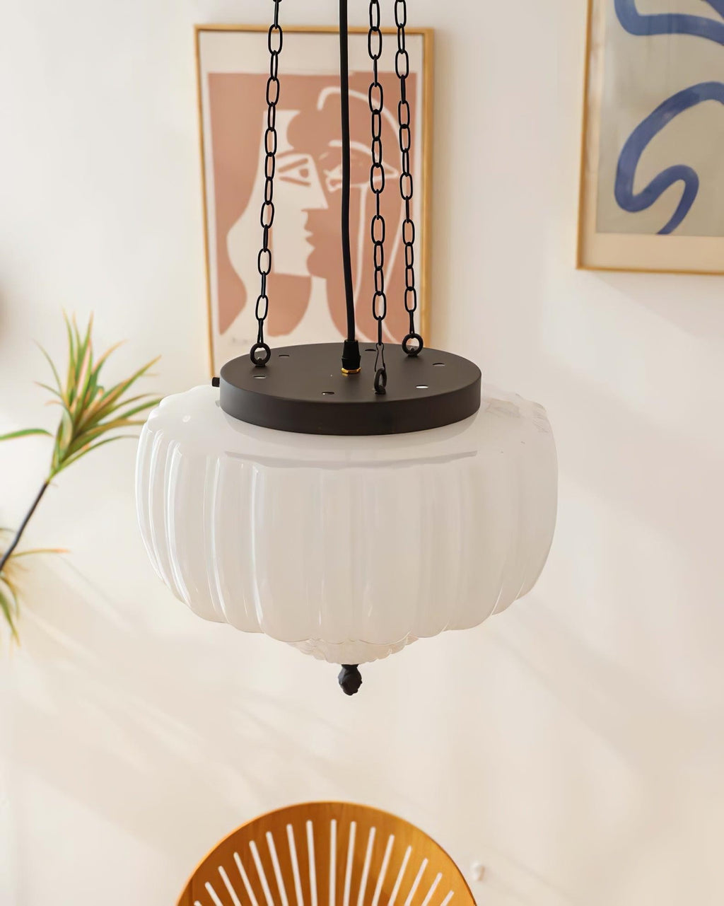 Flutara Glass Pendant Light