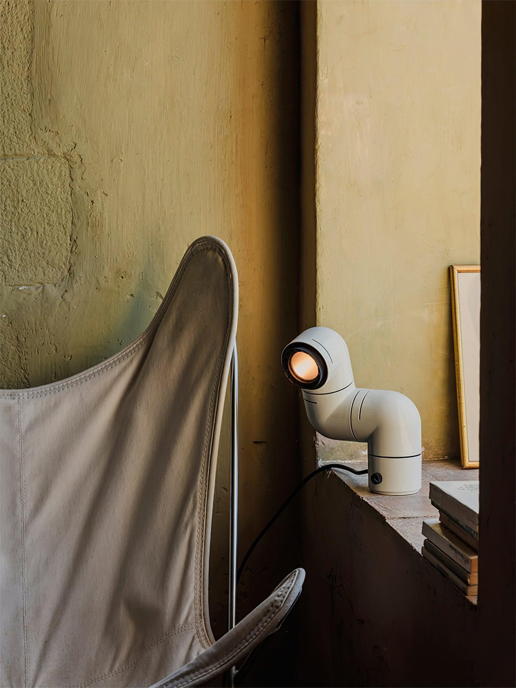 Retrobeam Sculpt Table Lamp