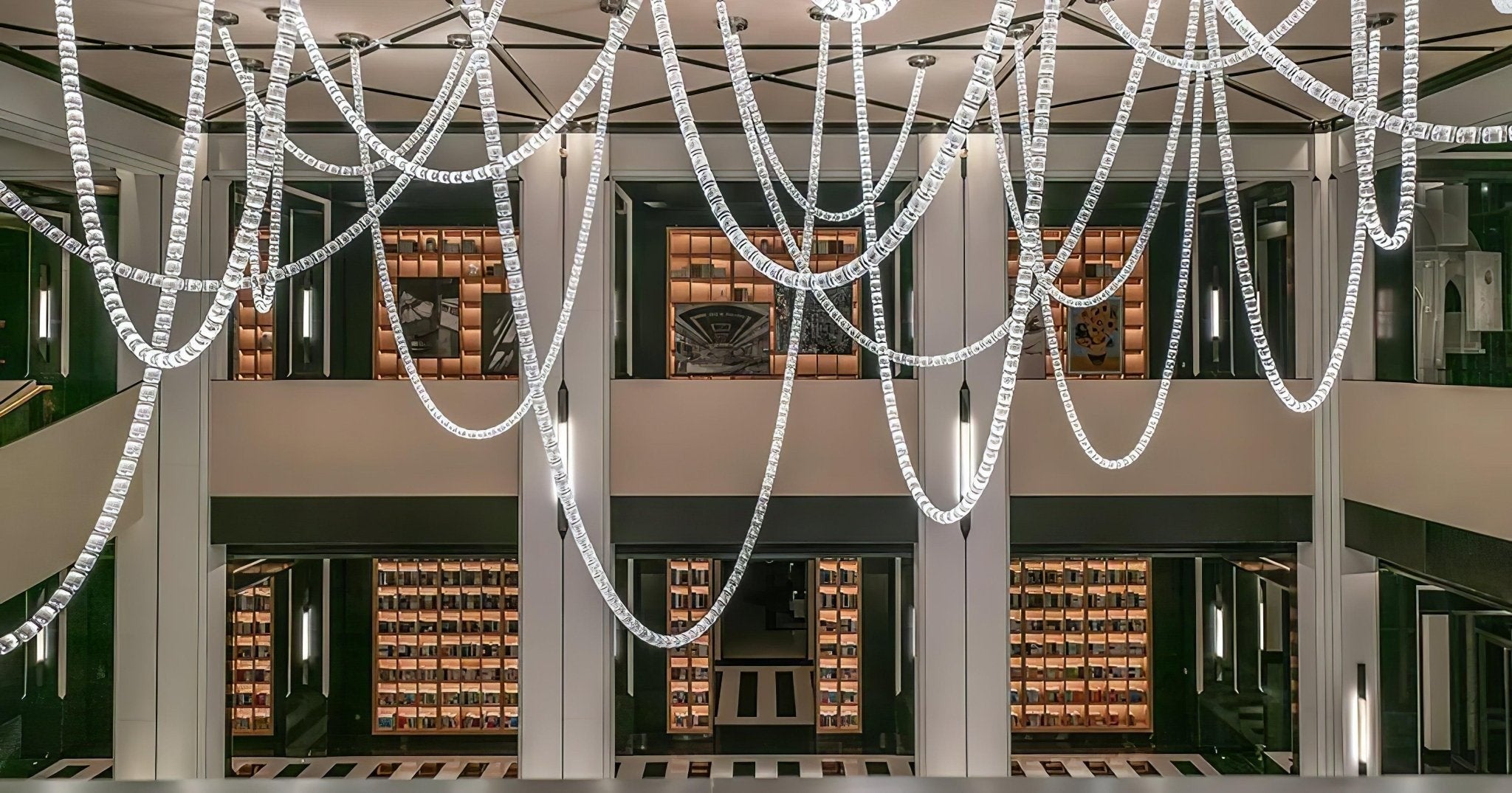 Serpentina Crystal Ribbon Chandelier