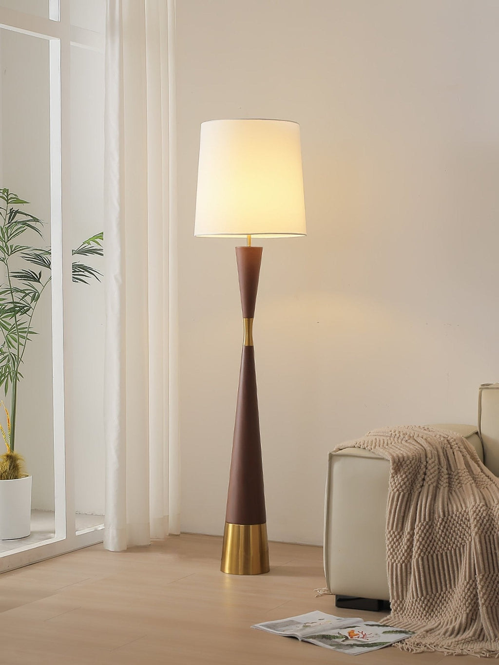 Valcero Wood Grain Floor Lamp