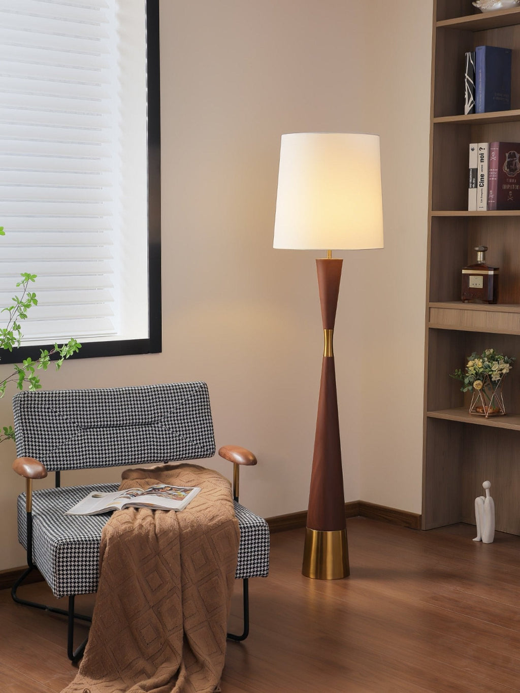 Valcero Wood Grain Floor Lamp