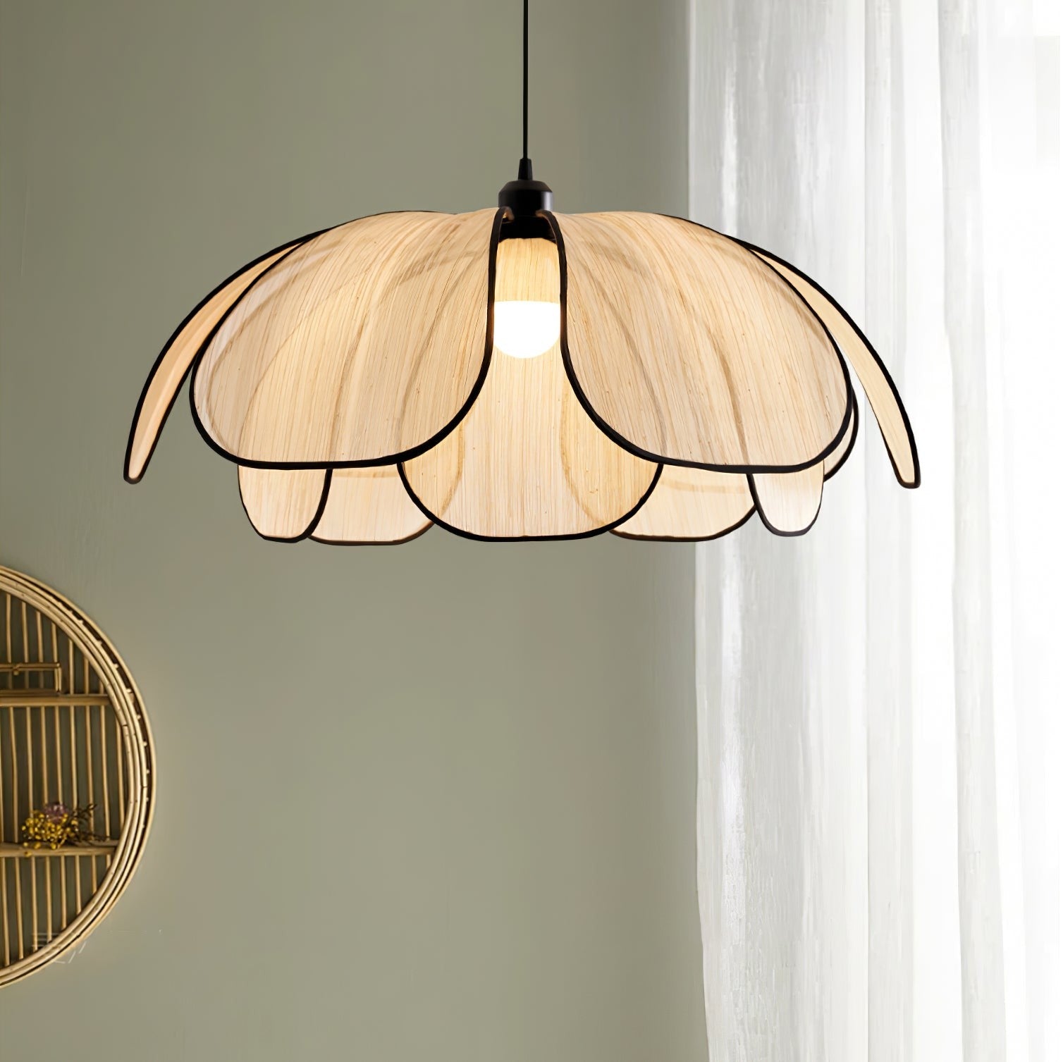 Verdalia Leaf Pendant