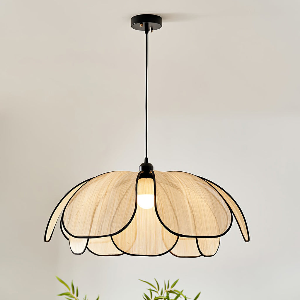 Verdalia Leaf Pendant