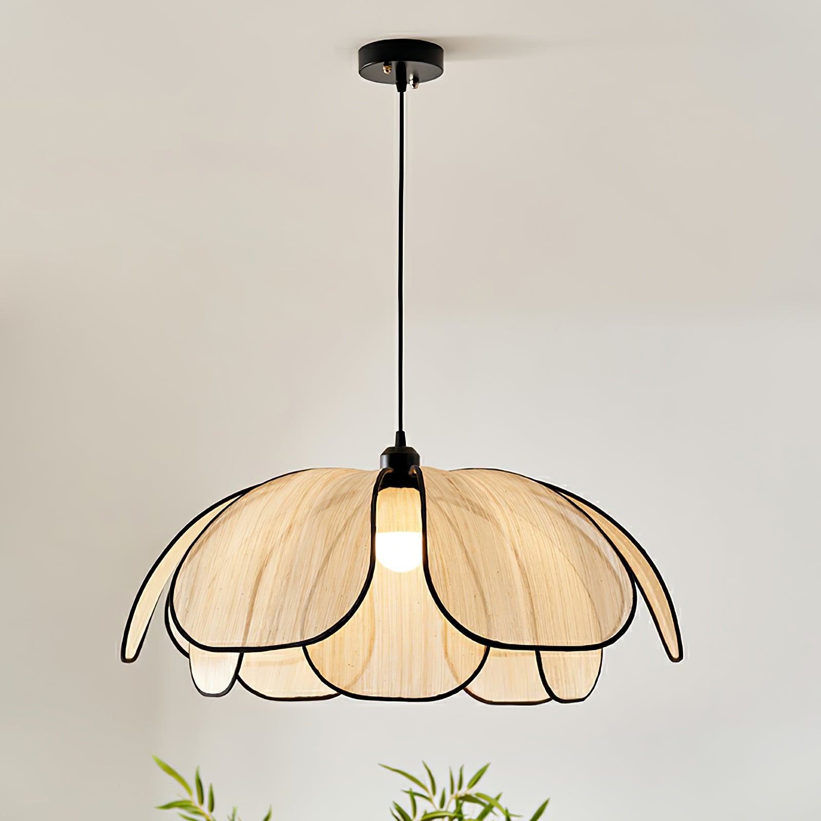 Verdalia Leaf Pendant