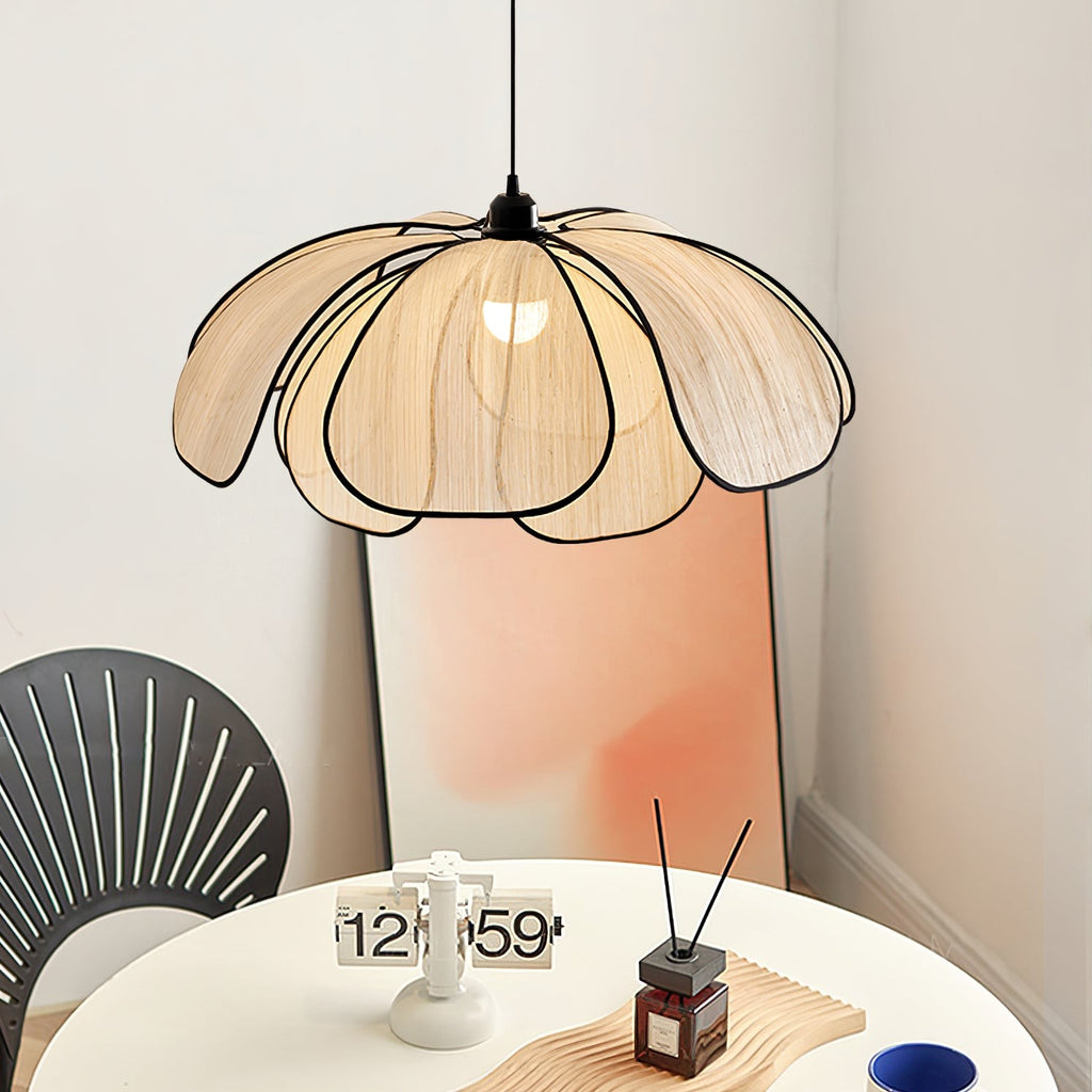 Verdalia Leaf Pendant