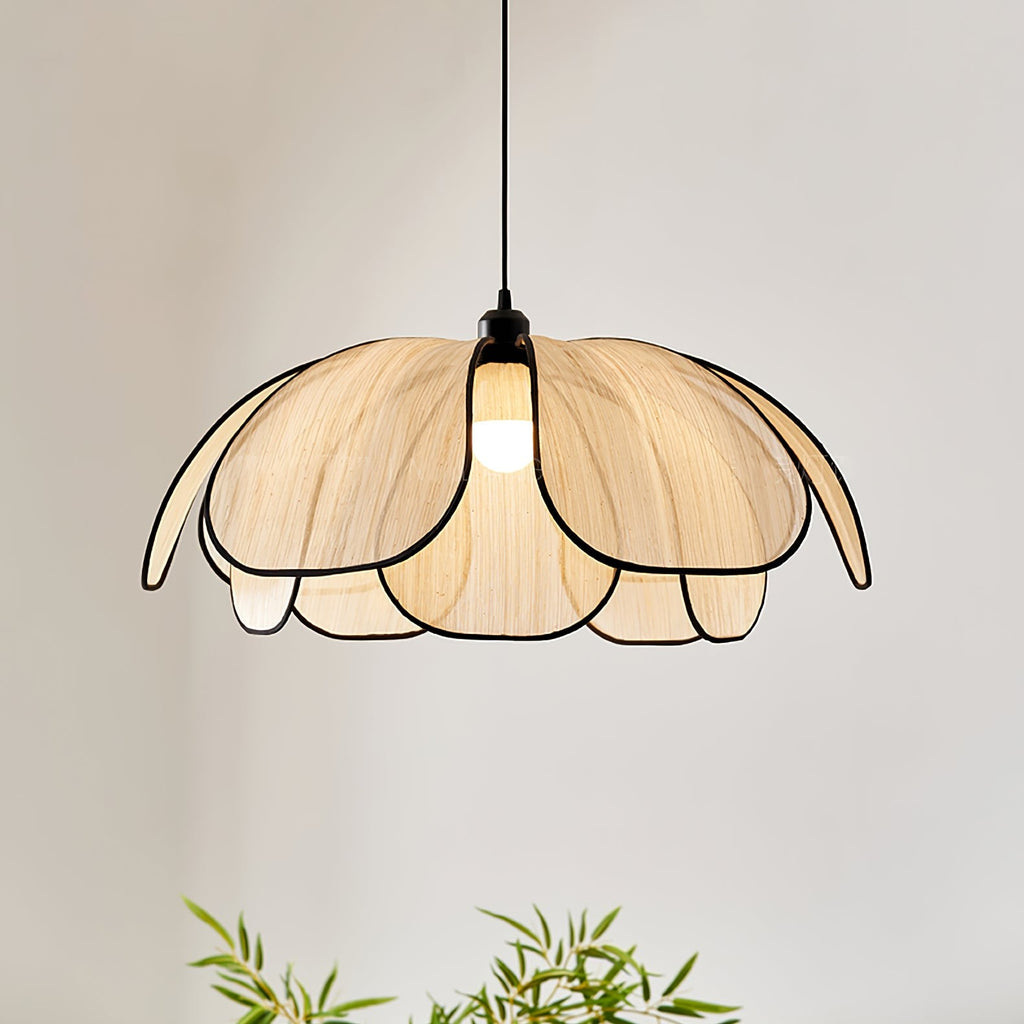 Verdalia Leaf Pendant